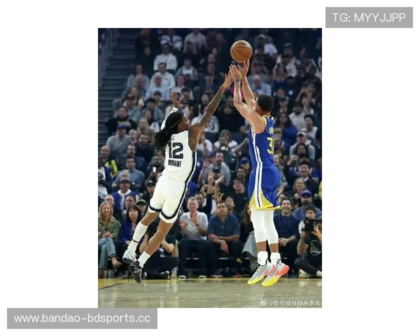 库里天神下凡52分10板8助 击穿灰熊双塔助勇士轻松取胜